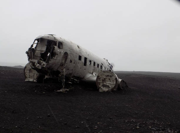 istock Icelandic aircraft carcass 1211727703