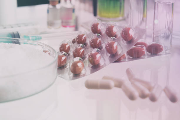 istock Placebo pills and injection 1211737821