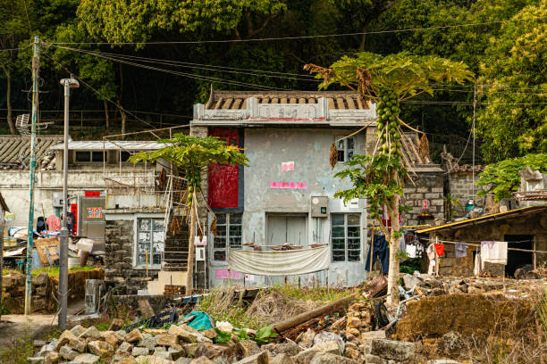 abandoned house in lamma island, hong kong - lamma island imagens e fotografias de stock