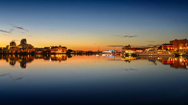 istock Inner harbor of Victoria in sunset light 1211748105