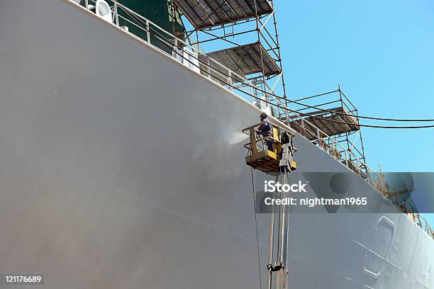 Pintura De Trabajador De Destino Foto de stock y más banco de imágenes de Pintar - Pintar, Industria, Pintura - Equipo de arte y artesanía