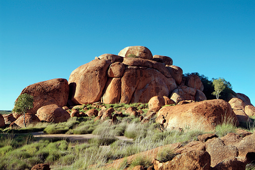 Australia, Territorio del Norte, Formación de Rocas Diablos Mármoles photo