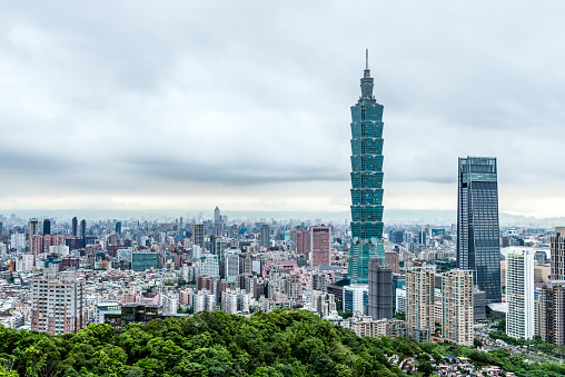Looking at the Taipei skyline from Xiangshan Mountain in Xinyi District, Taipei City.