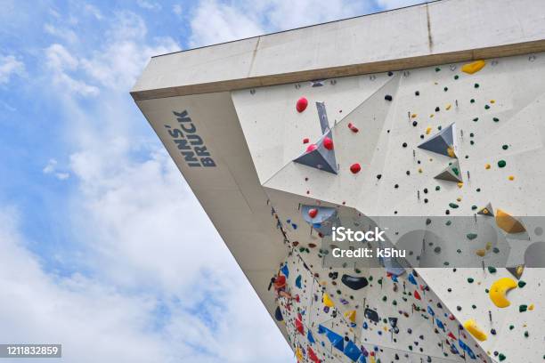Ki Kletterzentrum Innsbruck Oberer Teil Der Außen Überhängenden Bleiwand Stockfoto und mehr Bilder von Innsbruck