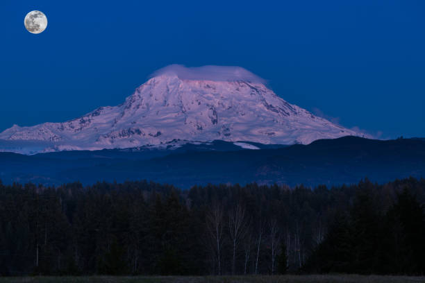 istock Full Moon At Mount Rainier, Washington State 1211838200