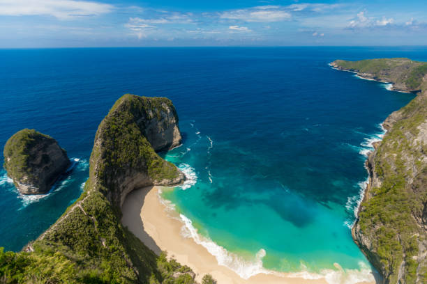 istock Kelingking beach, Nusa Penida 1211847210