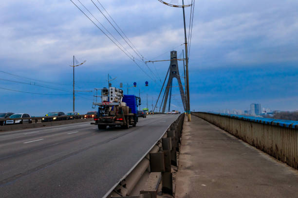 istock North bridge (Moscow bridge) across the Dnieper river in Kiev, Ukraine 1211856424