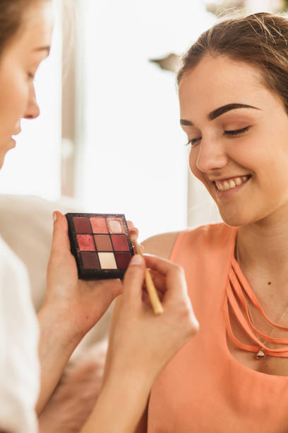 istock Showing the possibilities of red eyeshadows palette 1211966600