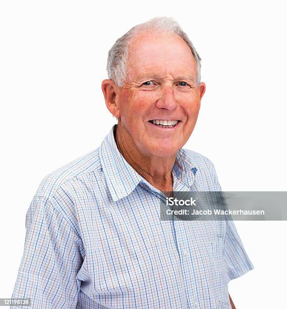 Retrato De Um Feliz Homem Idoso Isolado A Branco - Fotografias de stock e mais imagens de 60-64 anos - 60-64 anos, Face Humana, Homens