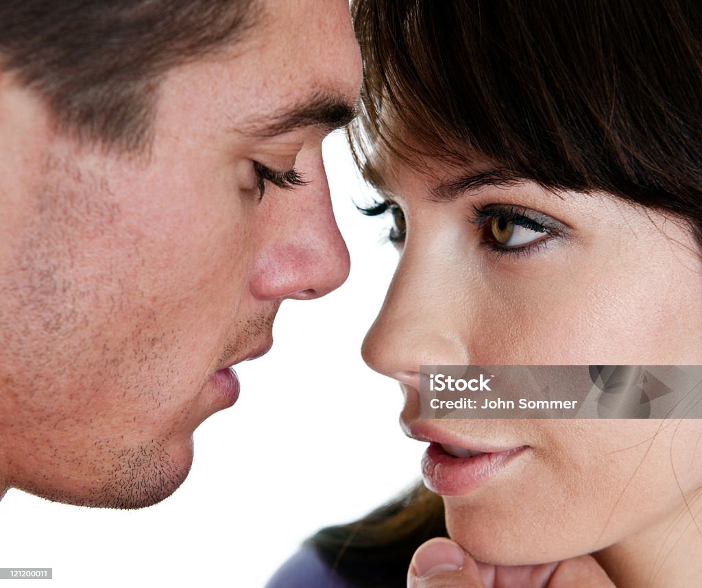 Liebhaber sich für einen Kuss zuwerfen - Lizenzfrei Attraktive Frau Stock-Foto