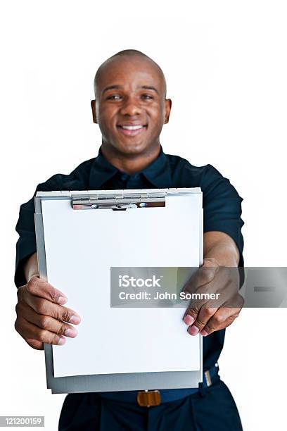 Foto de Serviço De Homem Segurando A Prancheta Fora Para Espaço Para Texto e mais fotos de stock de Conta - Instrumento financeiro