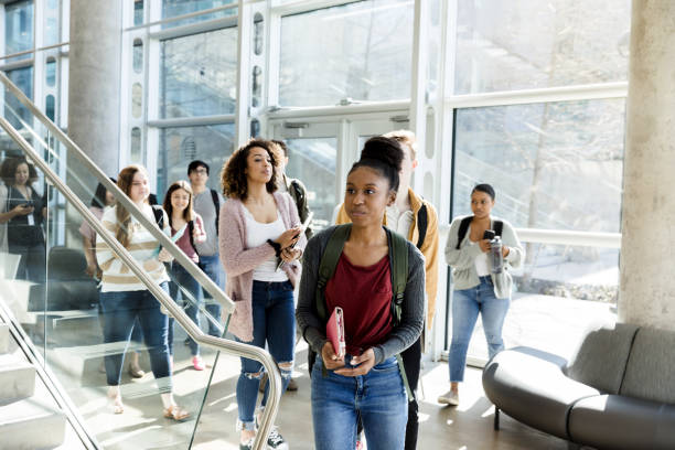 istock A large group of college students walk to class 1212021563