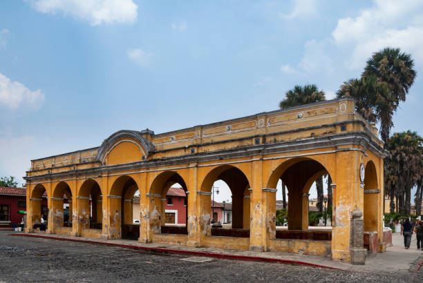 tank l'unione, nella città coloniale di antigua guatemala, turismo nazionale e straniero, patrimonio mondiale dell'unesco nel 1979. - editorial central america guatemala antigua foto e immagini stock