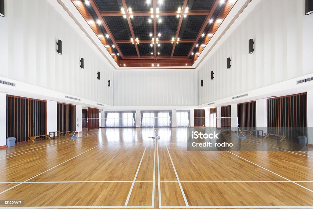Пустой Спортивная площадка - Стоковые фото Школьный гимнастический зал роялти-фри
