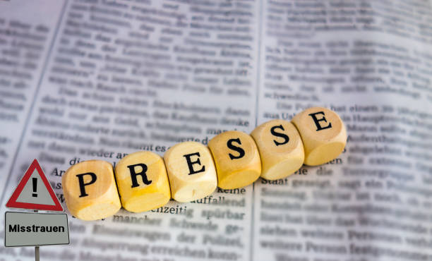 Sign Distrust Press german "Misstrauen Presse" Wooden Letters Populism global populism stock pictures, royalty-free photos & images