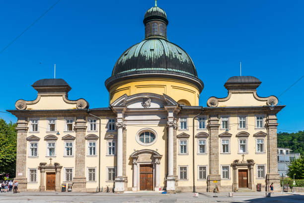 istock Kajetanerkirche in Salzburg 1212061046