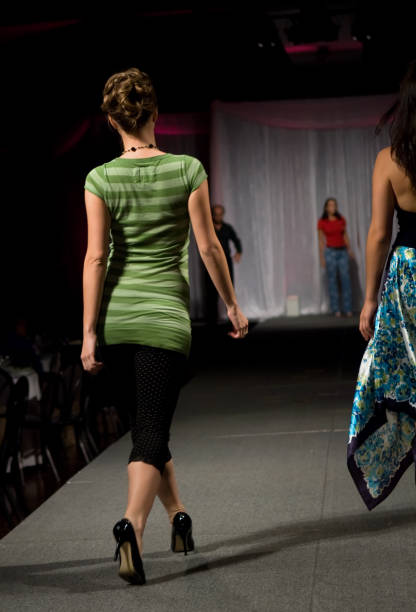 istock Fashion model school 121206160