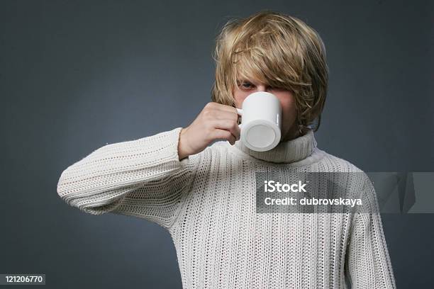 Tasse Tee Stockfoto und mehr Bilder von Blondes Haar - Blondes Haar, Erwachsene Person, Europäischer Abstammung