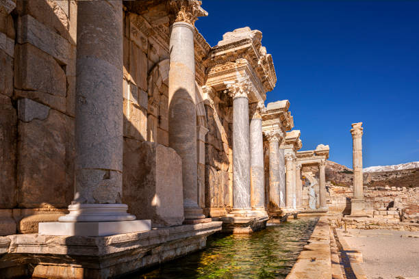 sitio arqueológico de sagalassos, cry/burdur, turquía - roman agora fotografías e imágenes de stock