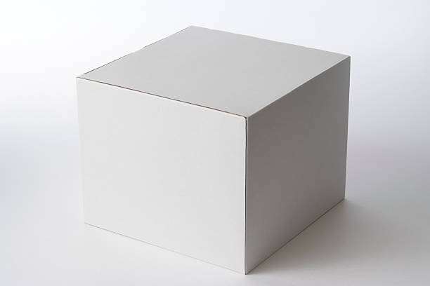 isolato colpo di chiusura vuoto cubo casella su sfondo bianco - box white cube blank foto e immagini stock