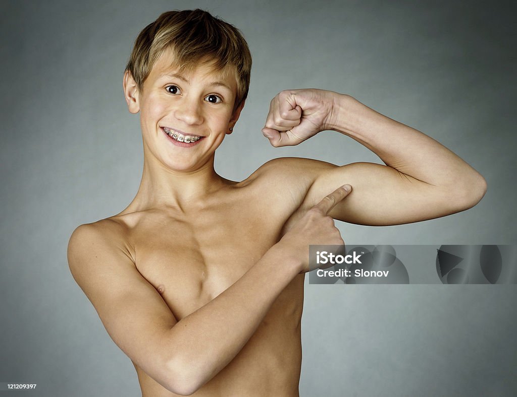 Músculo niño - Foto de stock de Niños libre de derechos