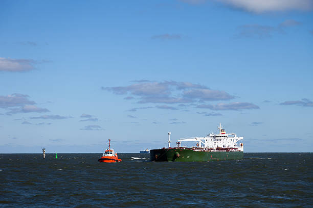 트럭 유클리드의 바다빛 - tugboat nautical vessel sea gdansk 뉴스 사진 이미지