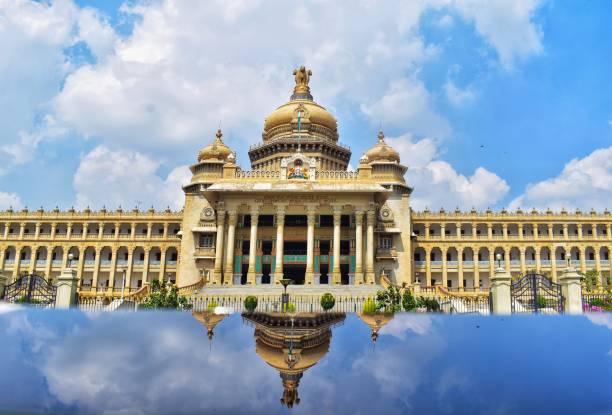 видхана судха - bangalore india parliament building building exterior стоковые фото и изображения