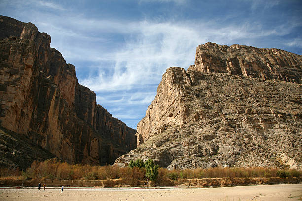 istock Majestic Canyon Entrance 121216740
