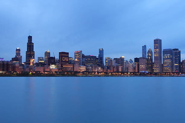 istock Downtown Chicago Skyline at dusk 121220897