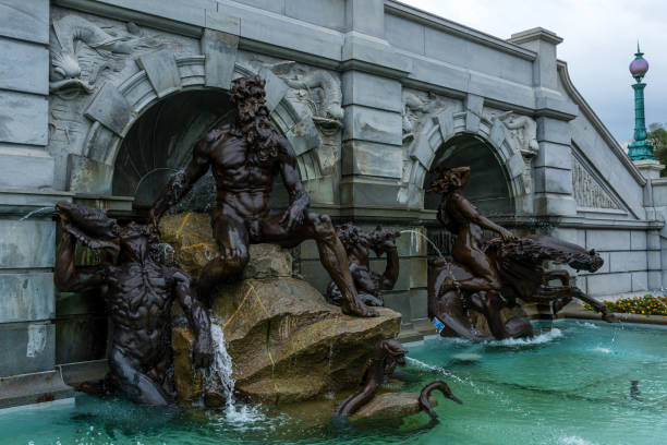 la cour de neptune fontaine près du sénat à washington dc - image - capitol hill washington dc capitol building fountain photos et images de collection