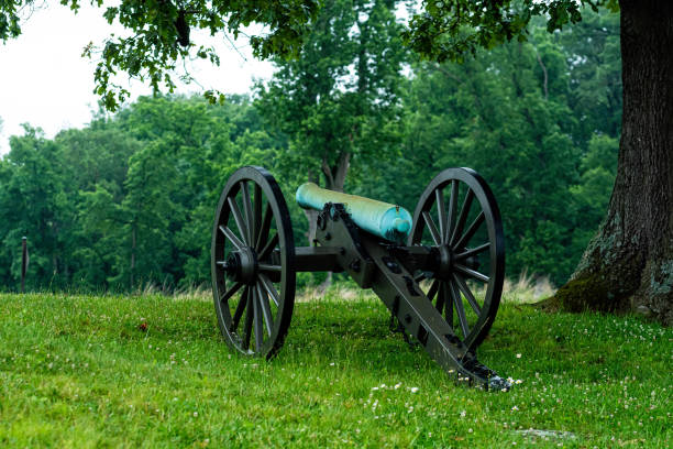 um cânion de guerra civil no parque militar nacional de gettysburg, gettysburg, pa - imagem - american civil war us military old horizontal - fotografias e filmes do acervo