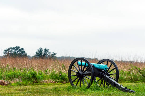 um cânion de guerra civil no parque militar nacional de gettysburg, gettysburg, pa - imagem - american civil war us military old horizontal - fotografias e filmes do acervo