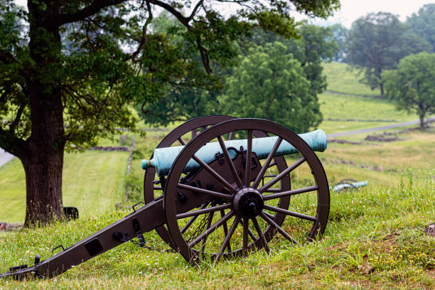 um cânion de guerra civil no parque militar nacional de gettysburg, gettysburg, pa - imagem - american civil war us military old horizontal - fotografias e filmes do acervo