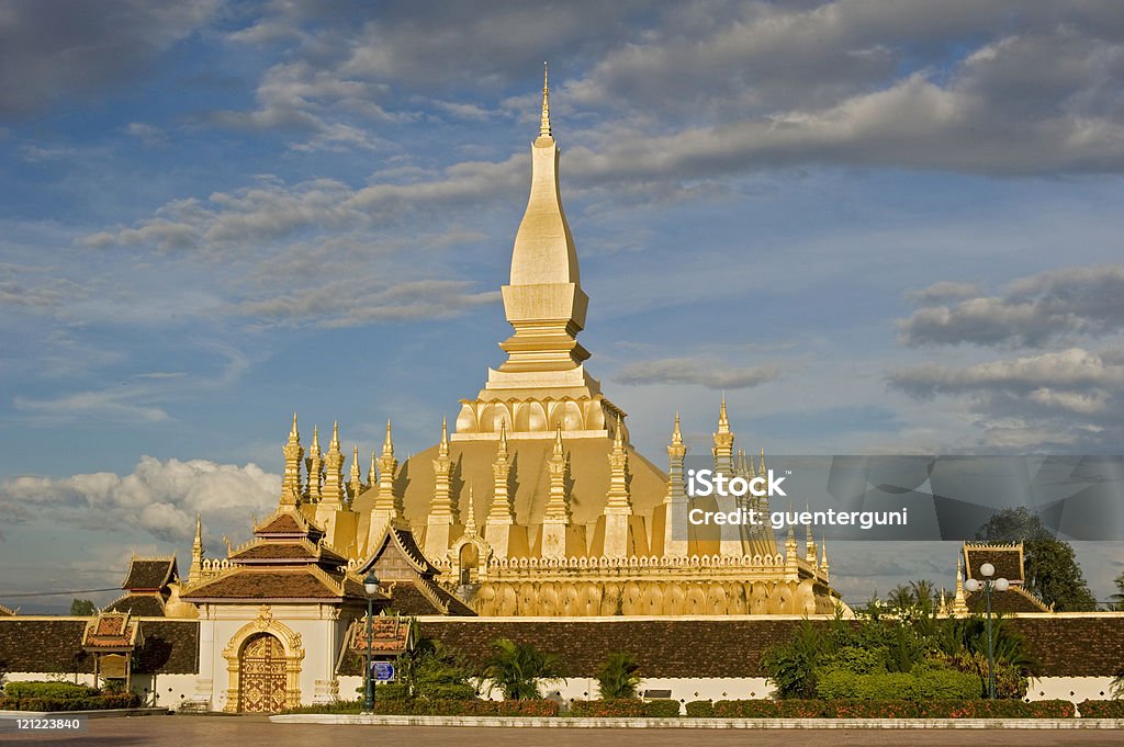 Pha That Luang – der "Golden Stupa" in Laos - Lizenzfrei Laos Stock-Foto