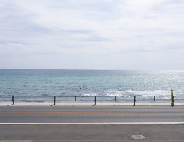 istock Seaside driveway in Kamakura 1212323029