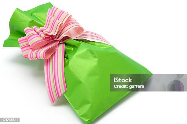 Regalo Verde - Fotografie stock e altre immagini di Carta da regalo - Carta da regalo, Colore brillante, Colore verde