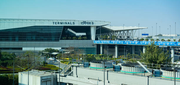 delhi indira gandhi international airport, delhi indien. - delhi new delhi panoramic india stock-fotos und bilder