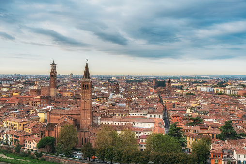 Vista panorámica del centro de Verona, región del Véneto, Italia. photo
