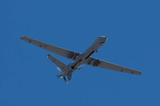 vue rapprochée d’un mq-9 reaper (uav militaire) - drone photos et images de collection