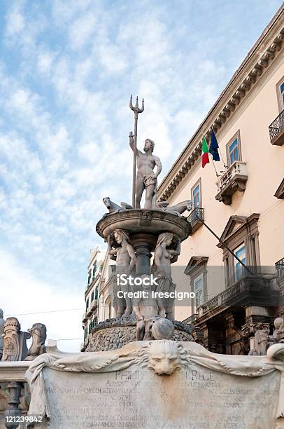 Neapel Italienfenster Auf Die Stadt Stockfoto und mehr Bilder von Architektur - Architektur, Bauwerk, Dreizack - Speer
