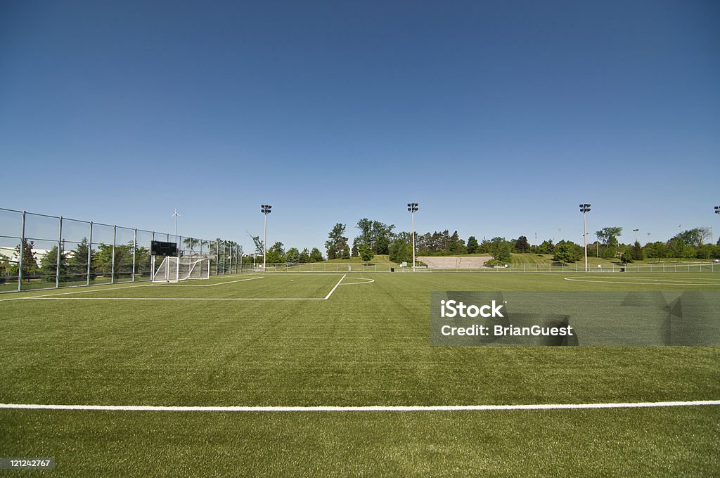 Novo campo de futebol - Foto de stock de Campo esportivo royalty-free
