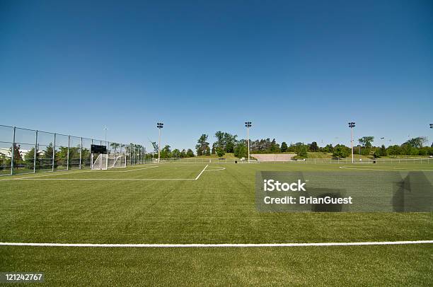 Foto de Novo Campo De Futebol e mais fotos de stock de Campo esportivo - Campo esportivo, Cerca, Dia