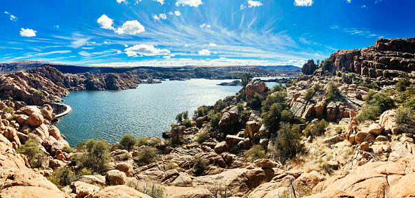 Interesting boulders and rock formations surround the hike around Watson. Lake Watson Lake is located near Prescott, Arizona (approx. two hours from Phoenix). It is well known for hiking, kayaking, and rock climbing.