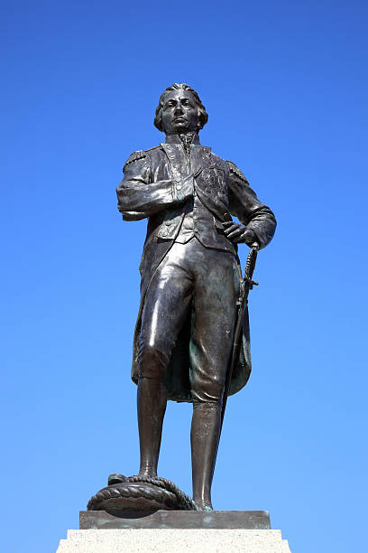 Nelson Memorial Statue Portsmouth Admiral Lord Horatio Nelson statue in Old Portsmouth commemorating his last walk to HMS Victory    and his victory and death at the Battle Of Trafalgar. The memorial statue was unveiled in 1805 having been sculptured by F. Brook Hitch admiral nelson stock pictures, royalty-free photos & images