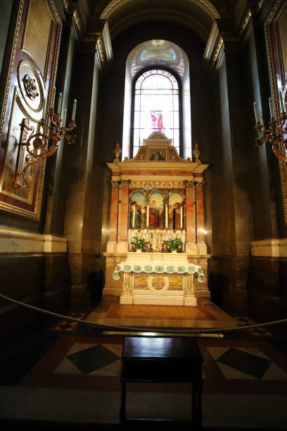 istock Saint Basilica Stefan in Budapest 1212590515