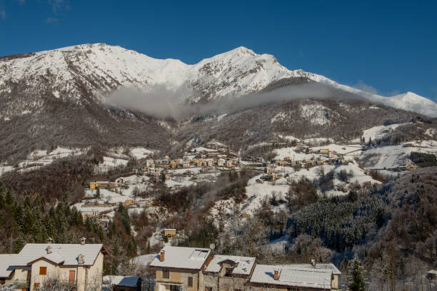 istock montagtna village after snowfall 1212621091