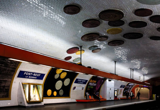 Almost empty platform, Pont-Neuf La Monnaie Metro station, right bank, Paris, France, Europe