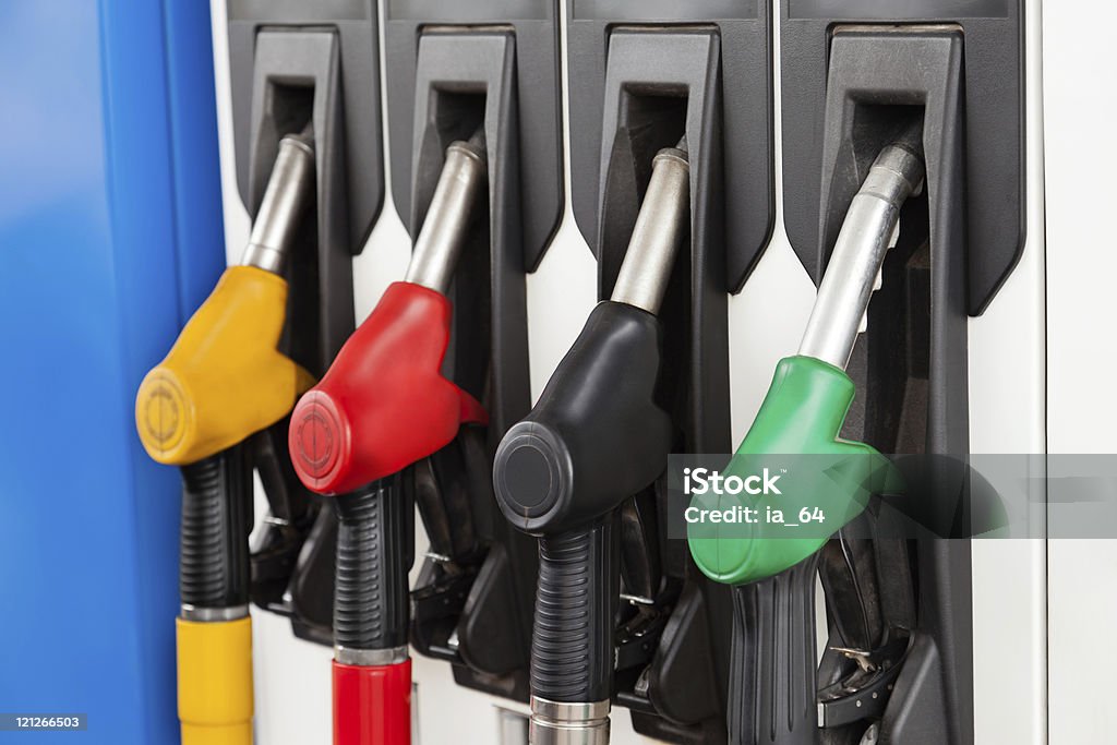 Pompe di carburante benzina stazione - Foto stock royalty-free di Attrezzatura
