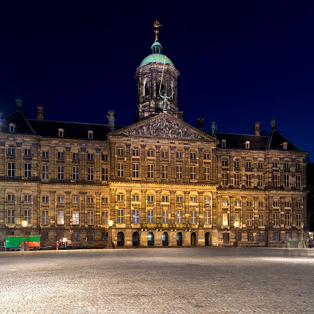 istock The Royal Palace on Dam square, Amsterdam, Netherlands 121266634