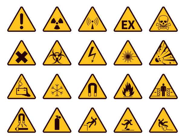 경고 표지판. 노란색 삼각형 경고 기호, 주의 화학 물질, 인화성 및 방사선 위험, 사고 느낌표 주의 벡터 아이콘 - warning symbol stock illustrations